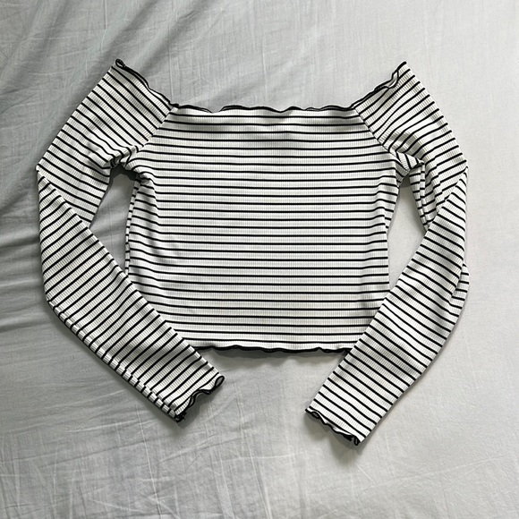 striped off the shoulder lettuce trim long sleeve - Picture 1 of 4